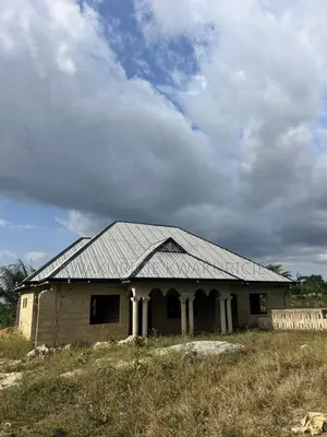 4bdrm House in Assin North Municipal for sale