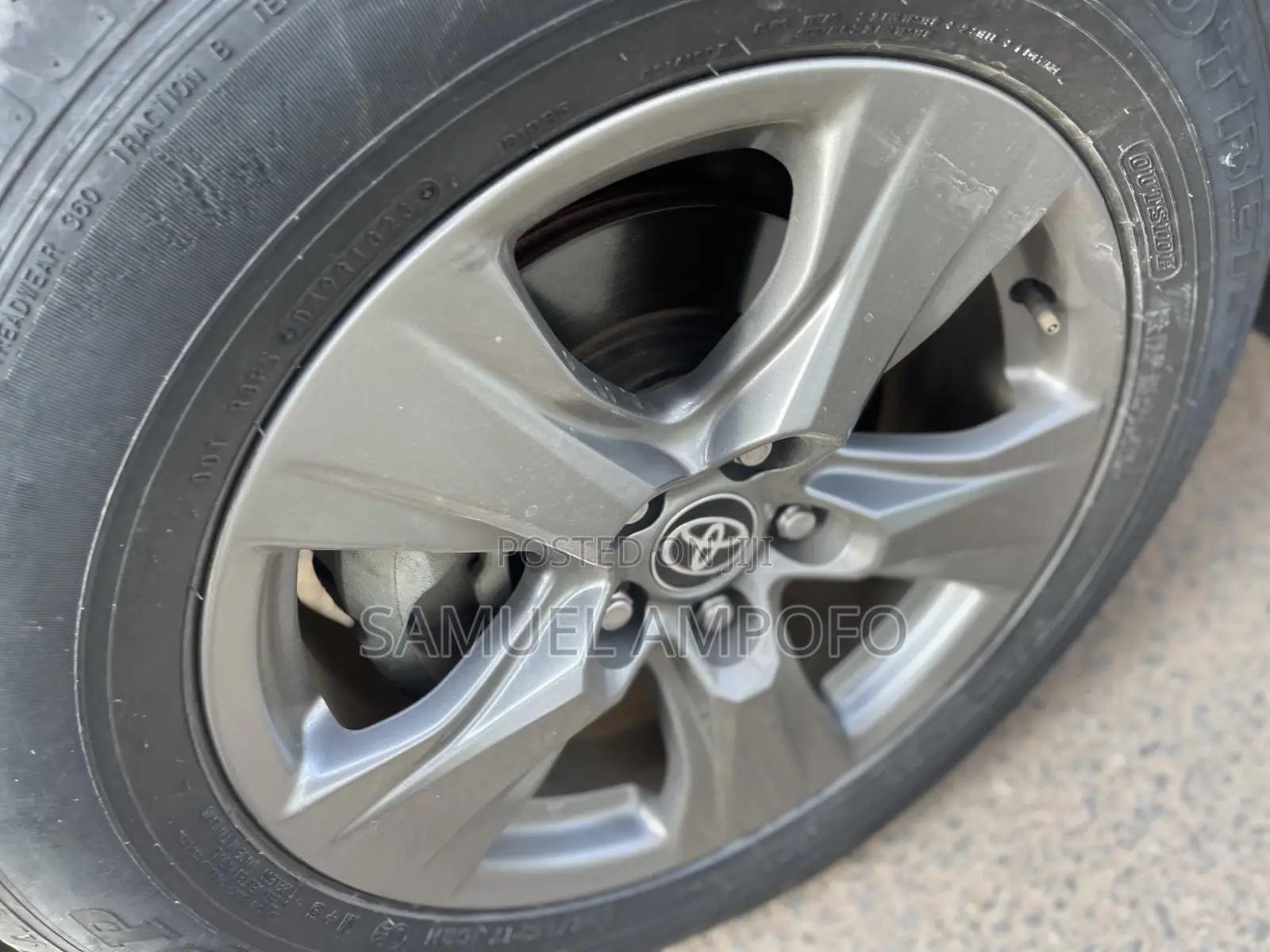 Toyota RAV4 XLE AWD 2023 Gray