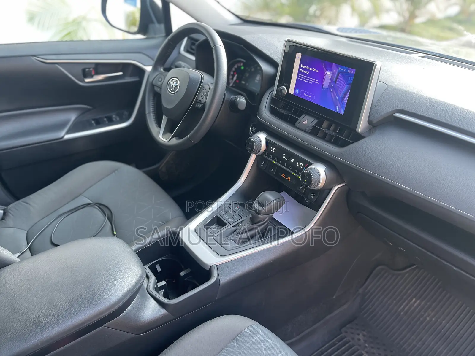 Toyota RAV4 XLE AWD 2023 Gray