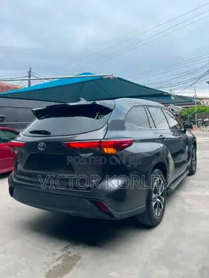 Toyota Highlander XLE 2022 Gray