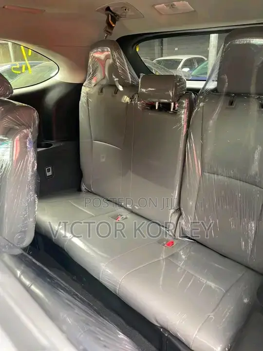 Toyota Highlander XLE 2022 Gray
