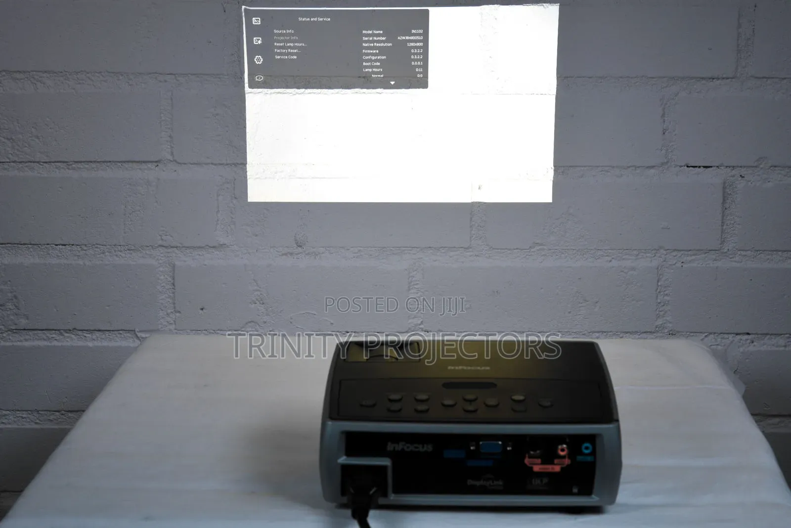 InFocusIN1100 Ultra-Portable Business Projector That Weighs Only 2.75