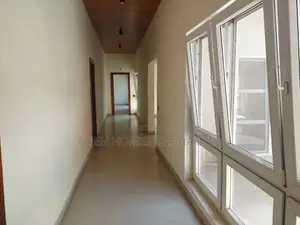 8bdrm House in Ghana Link Area for rent