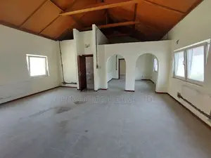 8bdrm House in Ghana Link Area for rent