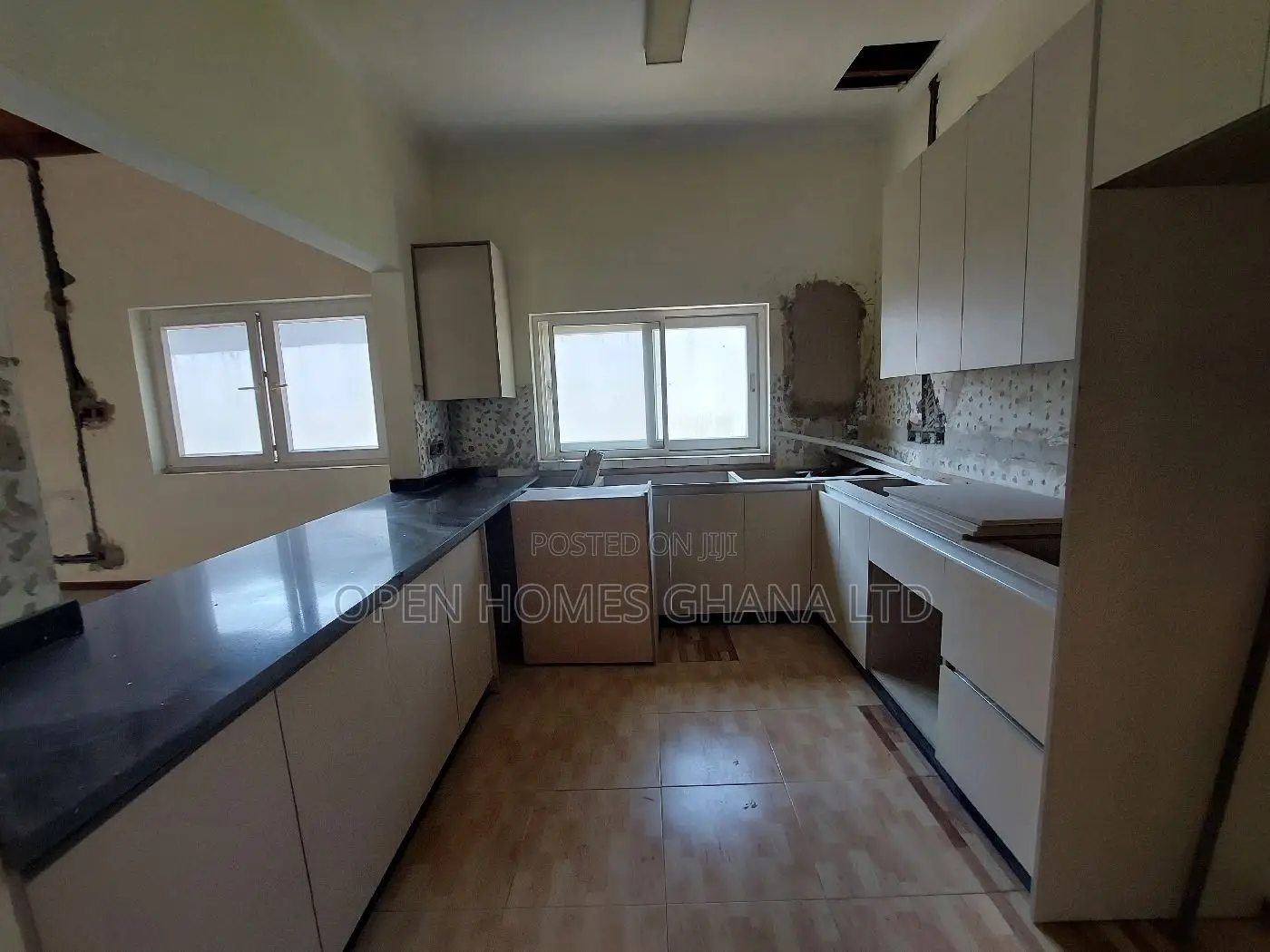 8bdrm House in Ghana Link Area for rent
