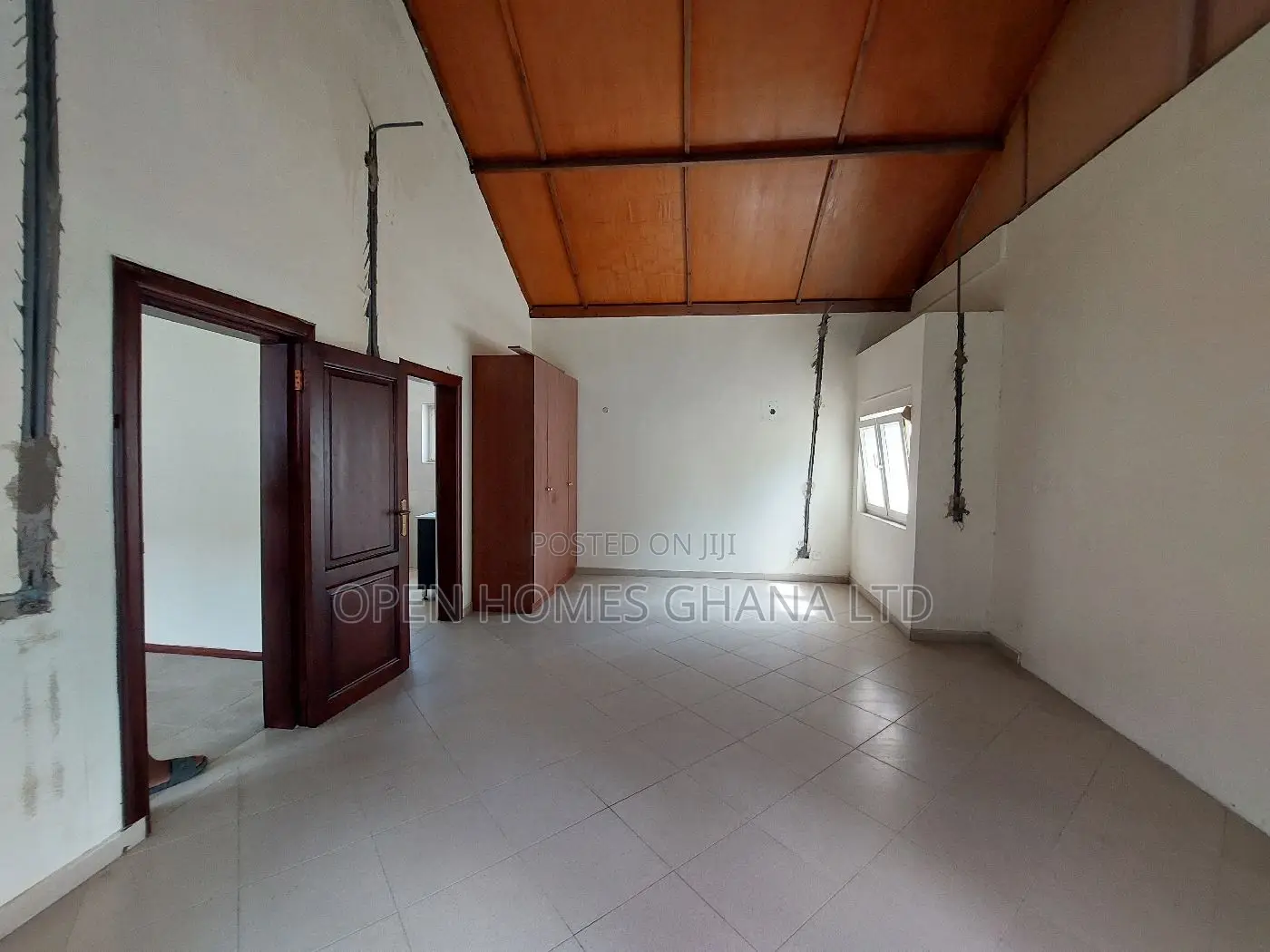 8bdrm House in Ghana Link Area for rent