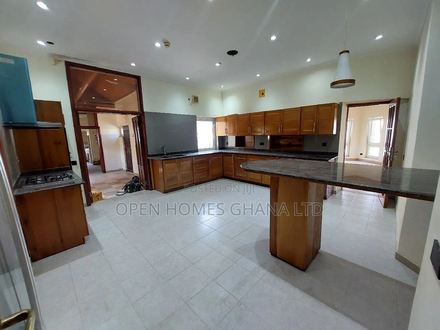 8bdrm House in Ghana Link Area for rent
