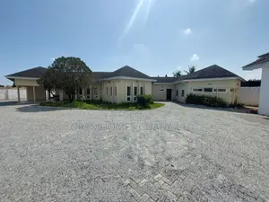 8bdrm House in Ghana Link Area for rent