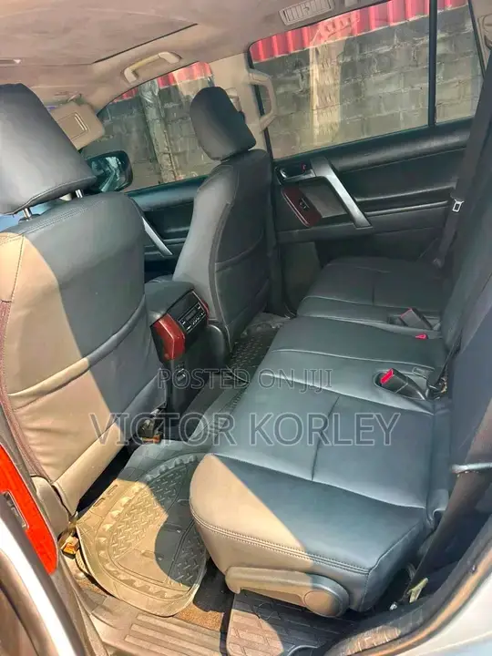 Toyota Land Cruiser Prado 2017 Silver