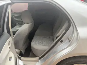 Toyota Corolla 2010 Silver