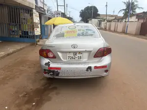 Toyota Corolla 2010 Silver