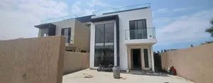 5bdrm House in Laryea Homes, Tseaddo for sale