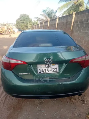 Toyota Corolla 2015 Green