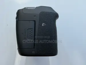 Canon R7 Camera
