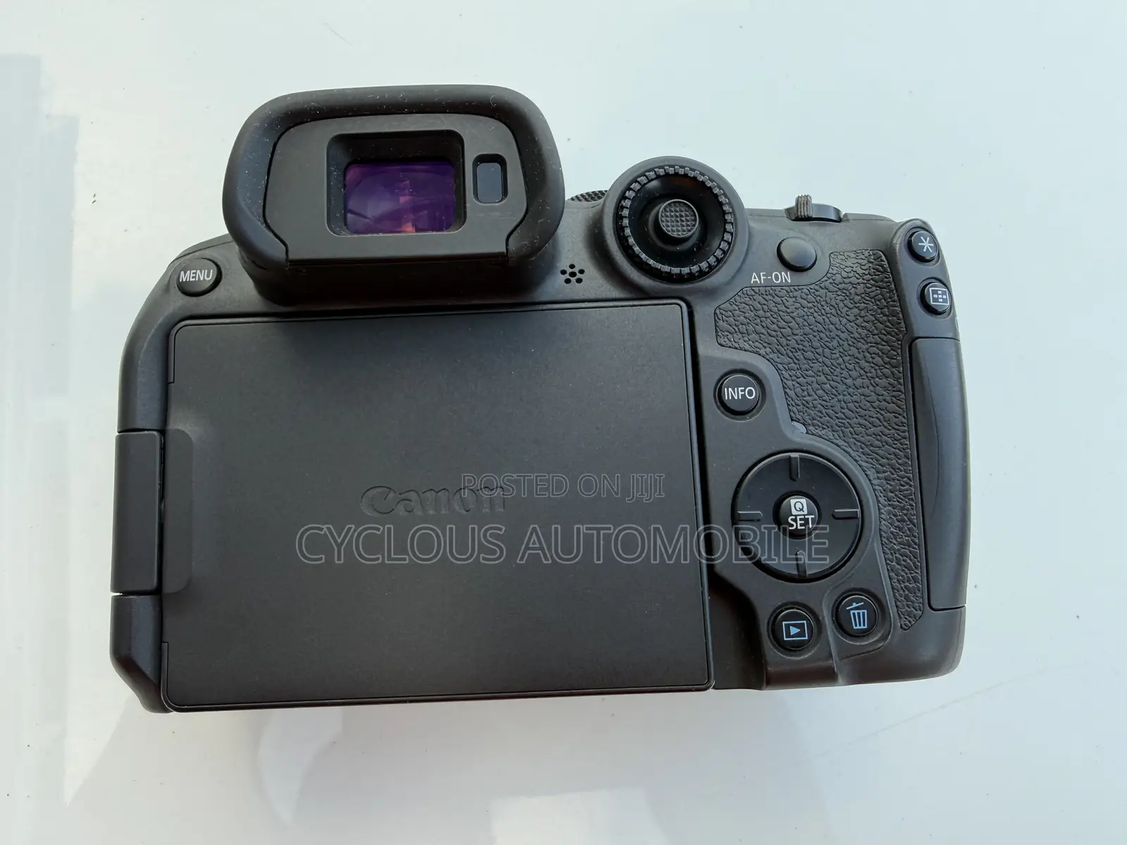 Canon R7 Camera