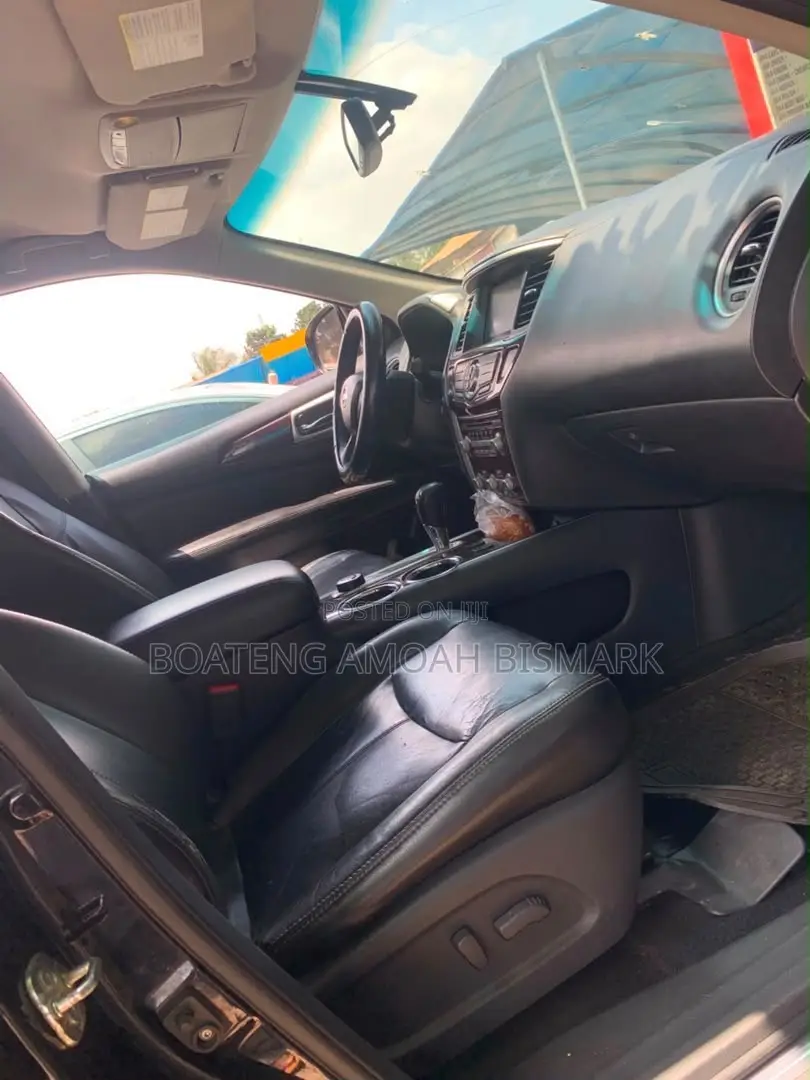 Nissan Pathfinder 2014 Black