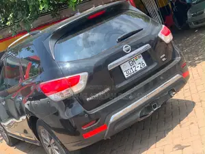 Nissan Pathfinder 2014 Black