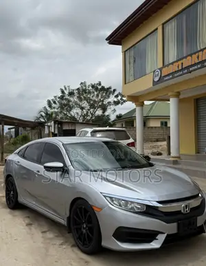 Honda Civic EX 4dr Hatchback (1.5L 4cyl) 2017 Silver