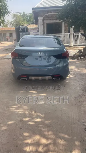 Hyundai Elantra 2012 Gray