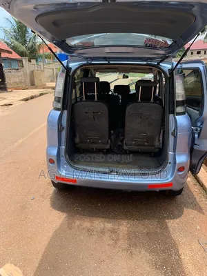 Toyota Sienta 2014 Blue