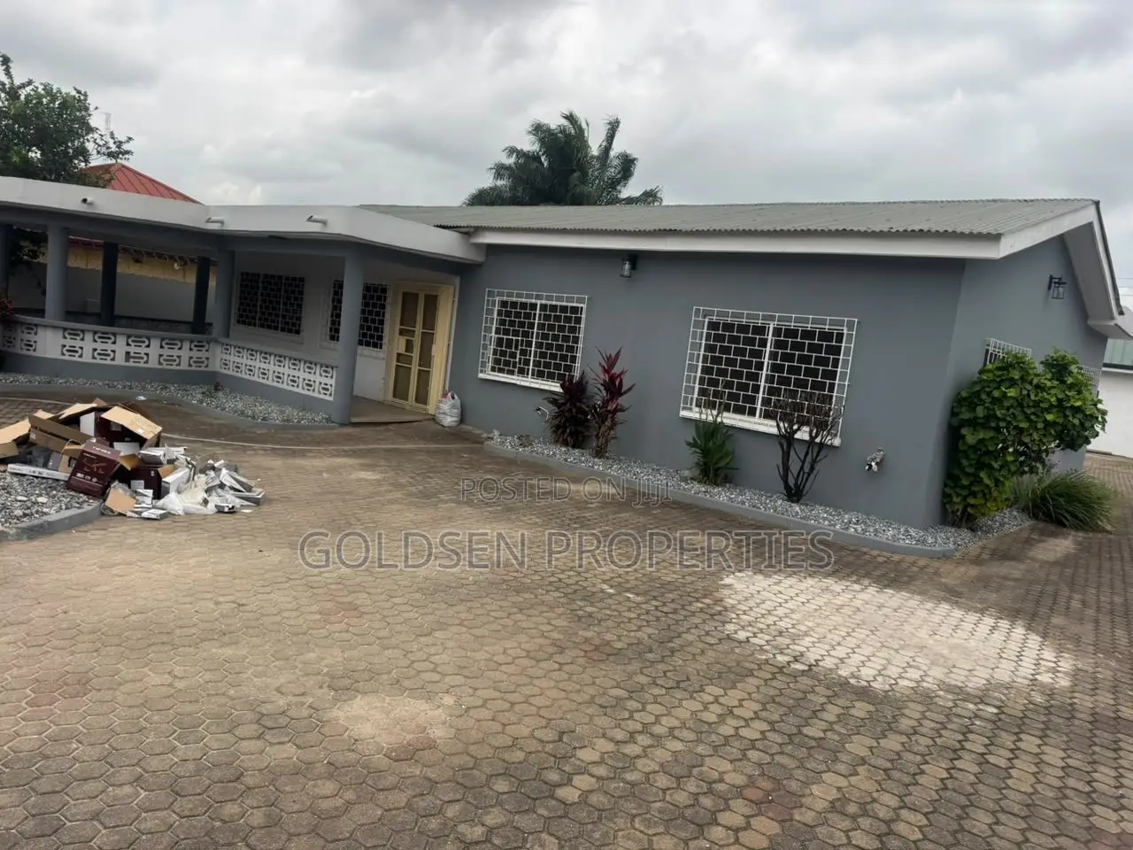 3bdrm House in Mile 7 for rent