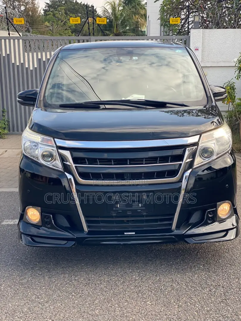 Toyota Esquire 2.0 AWD (7 seater) 2016 Black