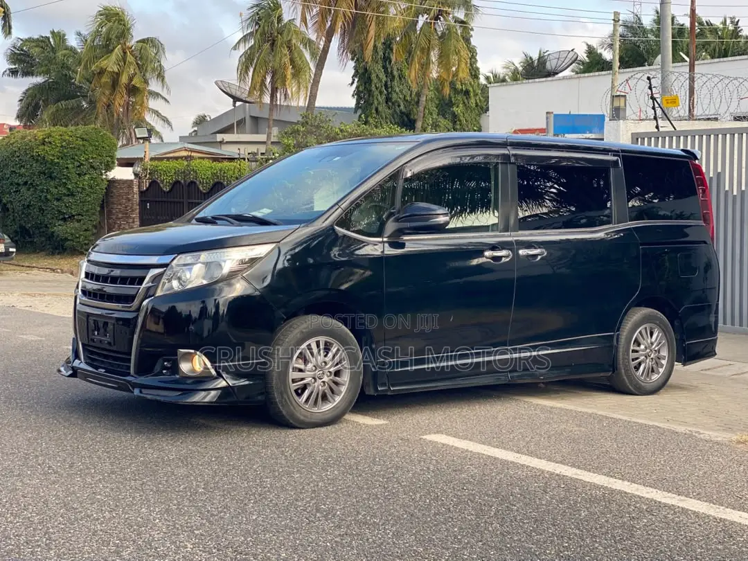 Toyota Esquire 2.0 AWD (7 seater) 2016 Black