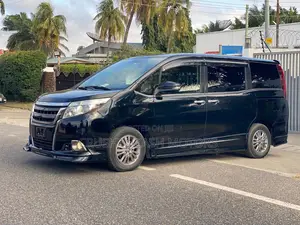 Toyota Esquire 2.0 AWD (7 seater) 2016 Black