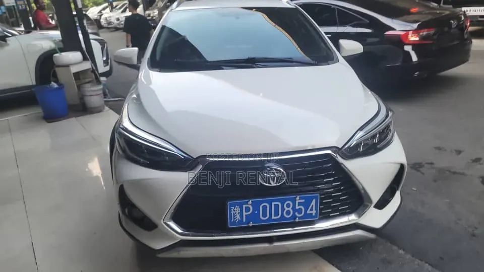 Toyota Yaris 1.5 Sedan L 2020 White