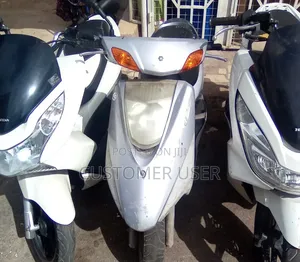 Yamaha Majesty 2023 Gray