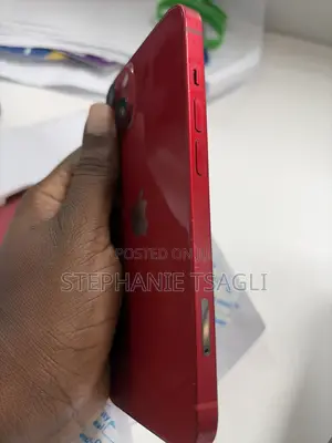 Apple iPhone 13 128 GB Red