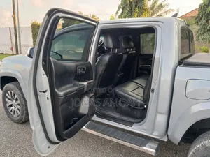 Toyota Tacoma 2020 Gray