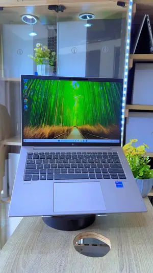 Laptop HP ZBook Firefly G9 16GB Intel Core i7 SSD 1T