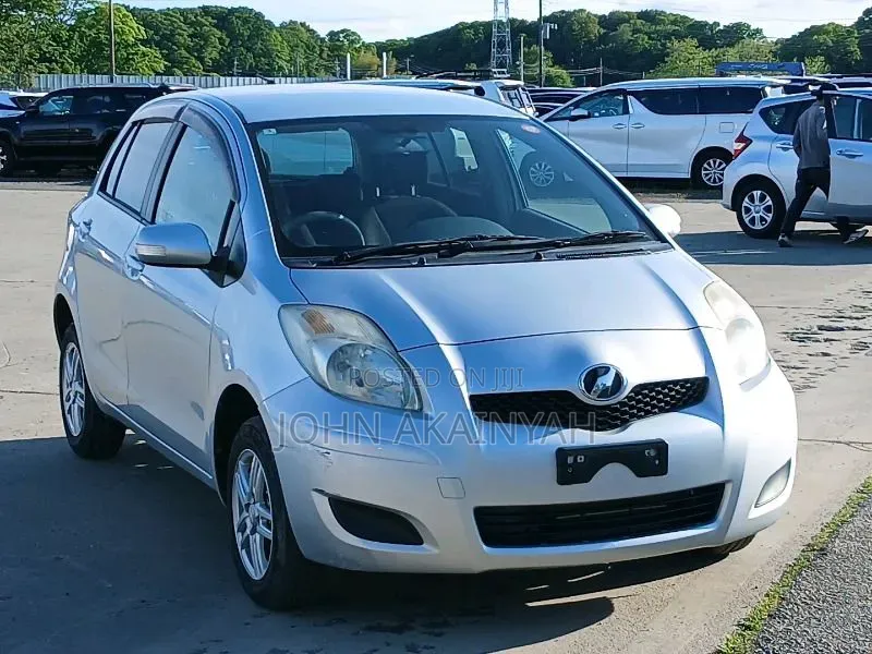 Toyota Vitz 2020 Silver