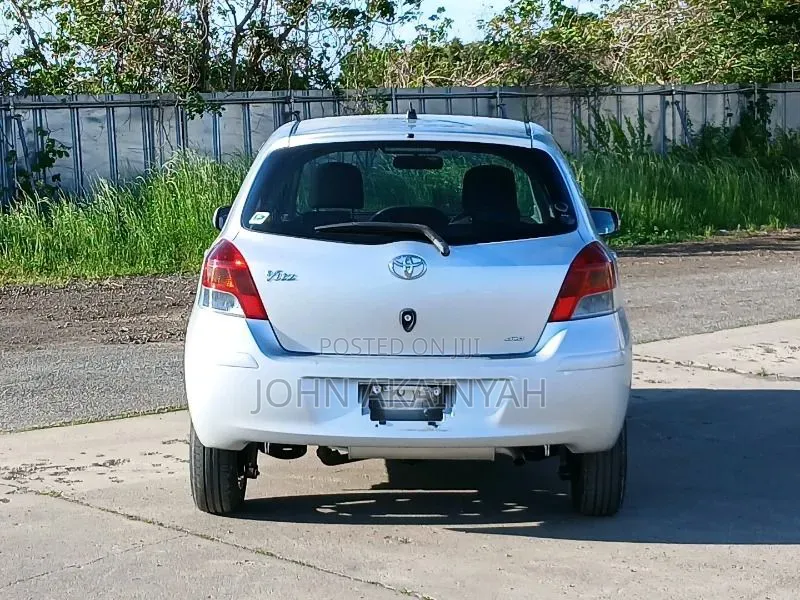 Toyota Vitz 2020 Silver