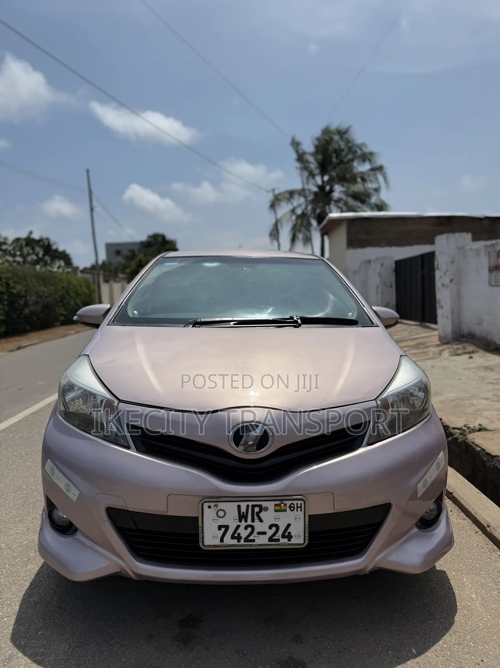 Toyota Vitz 1.3 AWD 5dr 2013