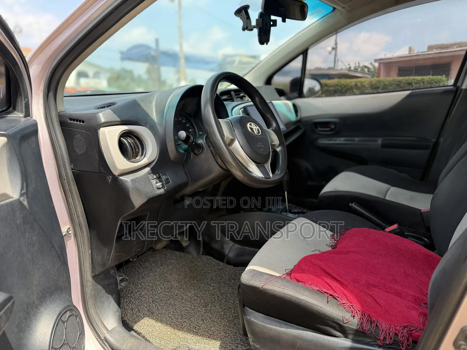 Toyota Vitz 1.3 AWD 5dr 2013