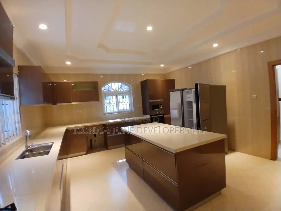 5bdrm House in East Legon, A&C Mall Area for rent