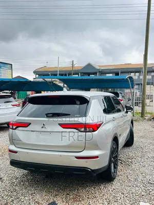 Mitsubishi Outlander SE 2022 Gray