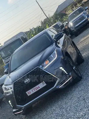 Toyota Highlander LE 2019 Gray