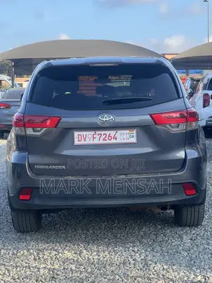Toyota Highlander LE 2019 Gray
