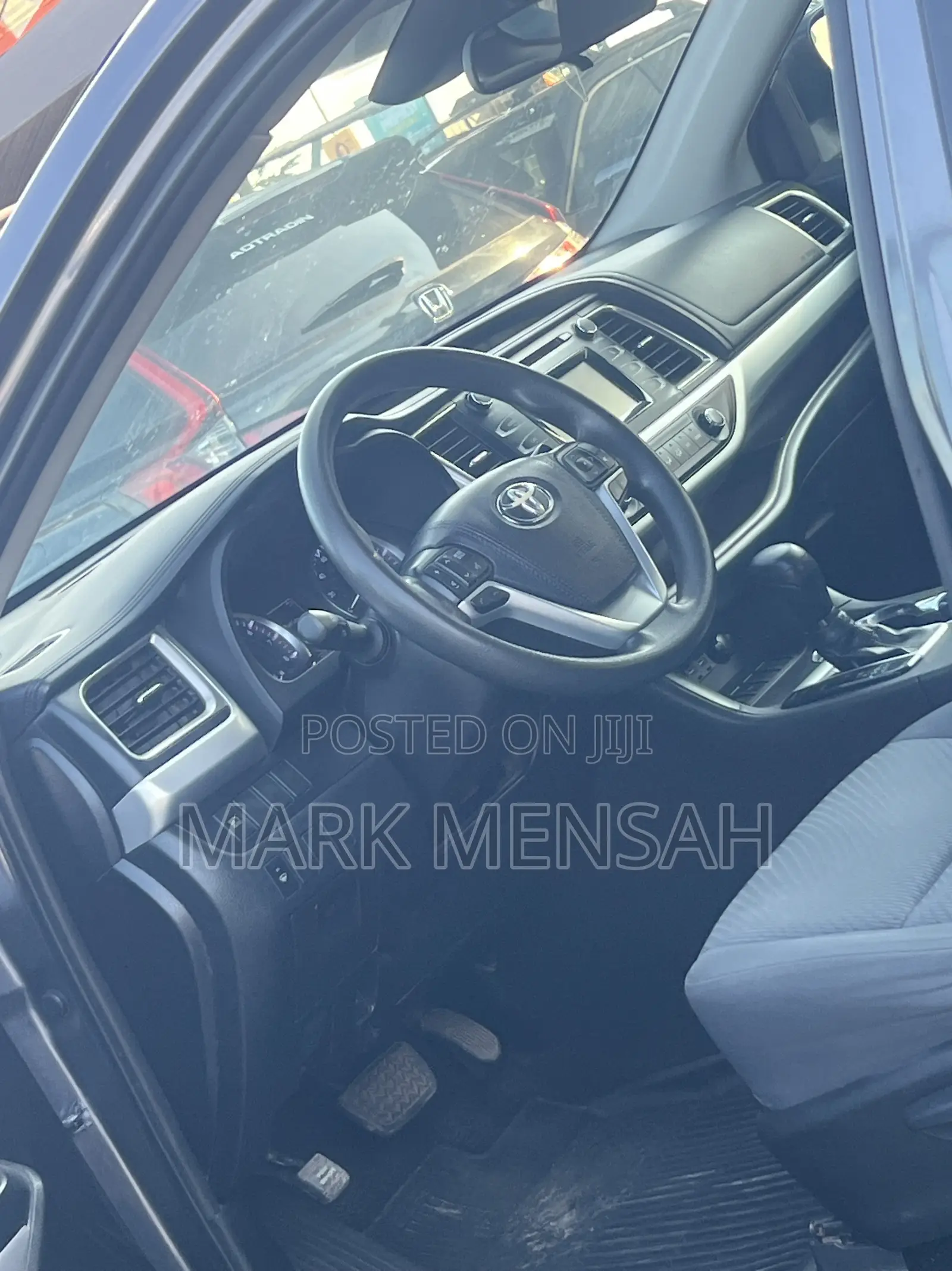 Toyota Highlander LE 2019 Gray