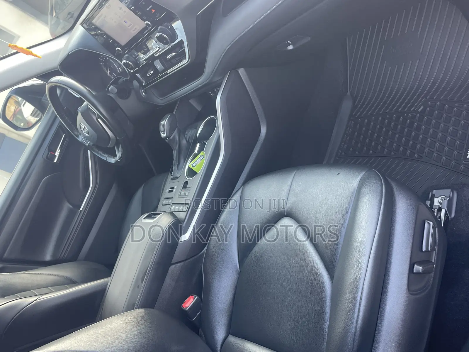 Toyota Highlander XLE 2022 Blue