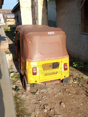 Bajaj RE 2022 Yellow