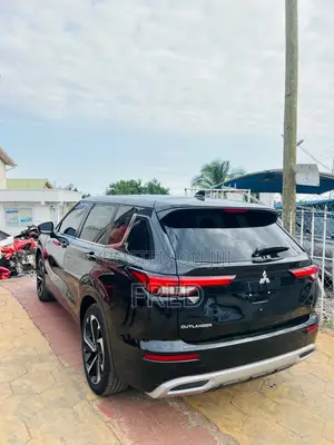 Mitsubishi Outlander SE 2022 Black