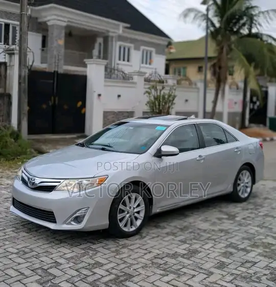 Toyota Camry 2014 Silver