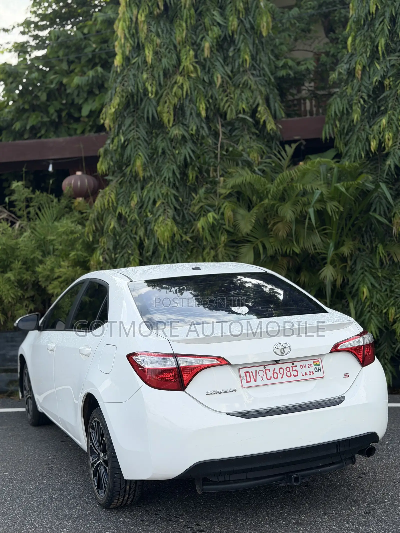Toyota Corolla S 4dr Sedan (1.8L 4cyl CVT) 2014 White