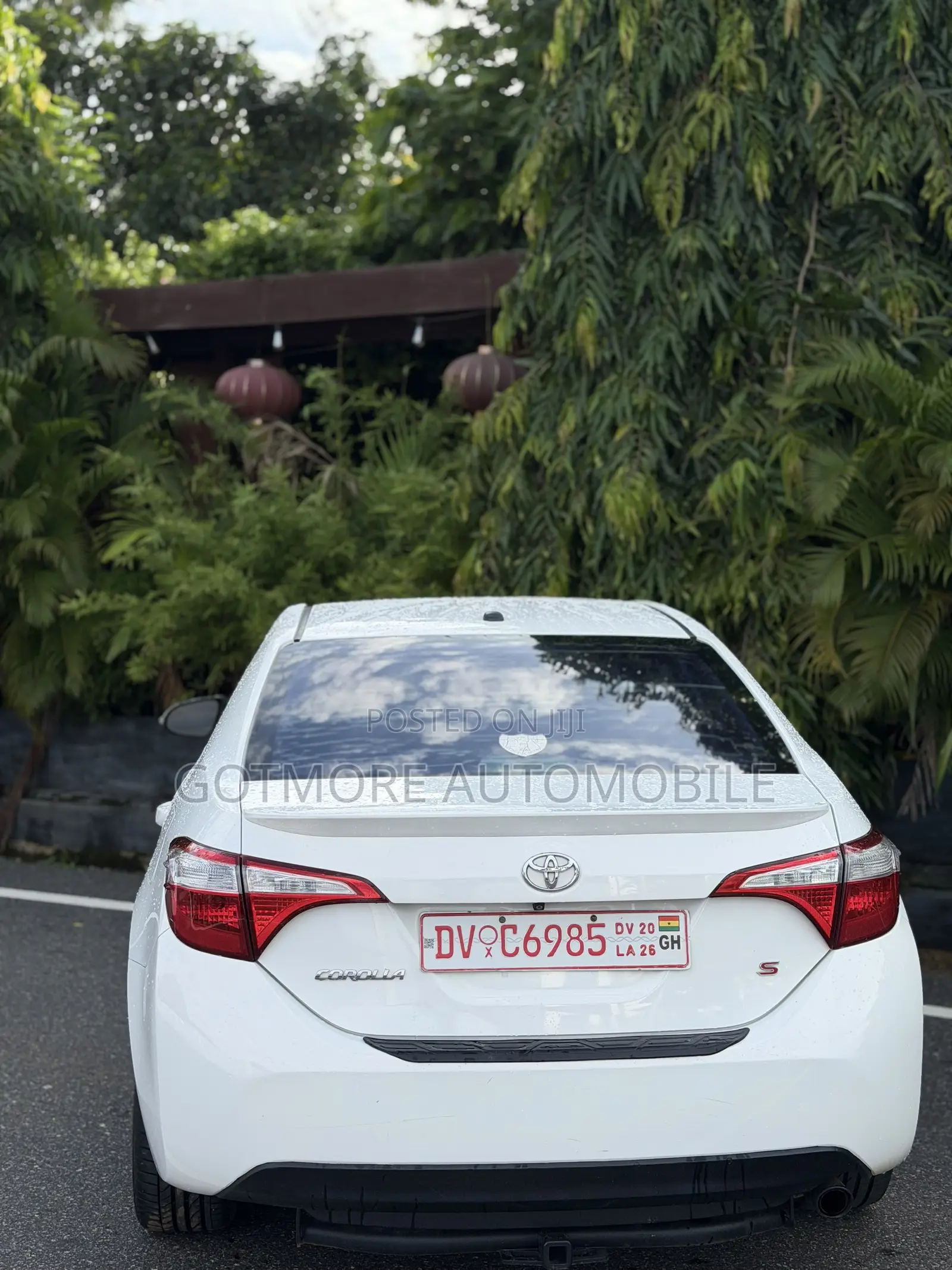 Toyota Corolla S 4dr Sedan (1.8L 4cyl CVT) 2014 White