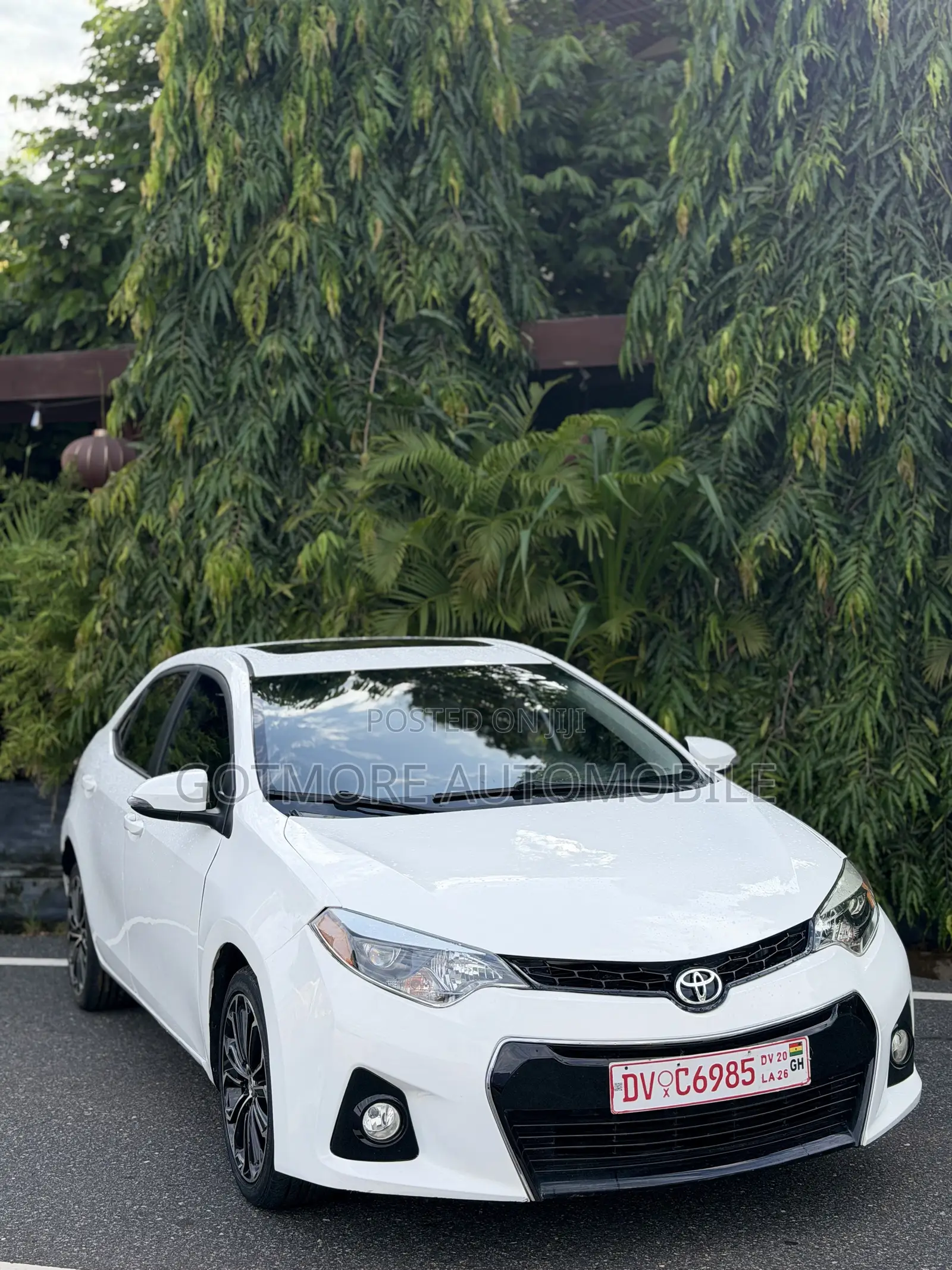Toyota Corolla S 4dr Sedan (1.8L 4cyl CVT) 2014 White