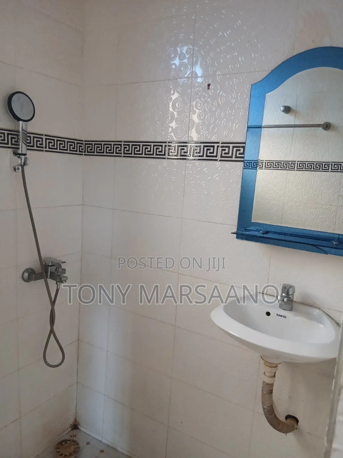 Studio Apartment in Westlegon, Medifem Area for rent